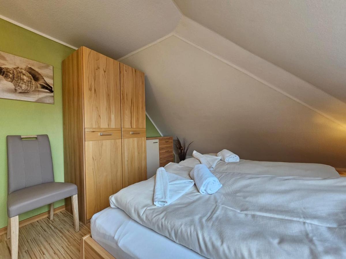Ferienhaus Merlin Норден Екстериор снимка